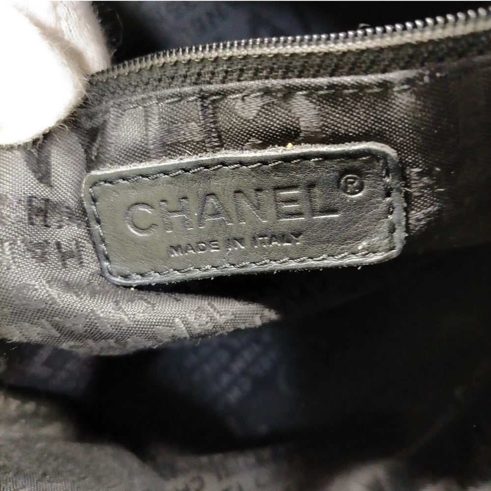 CHANEL Black butter soft  Shoulder Bag - Picture 10 of 15